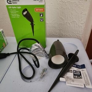 LED spike light for lawn and garden- quantity of 2 for $10